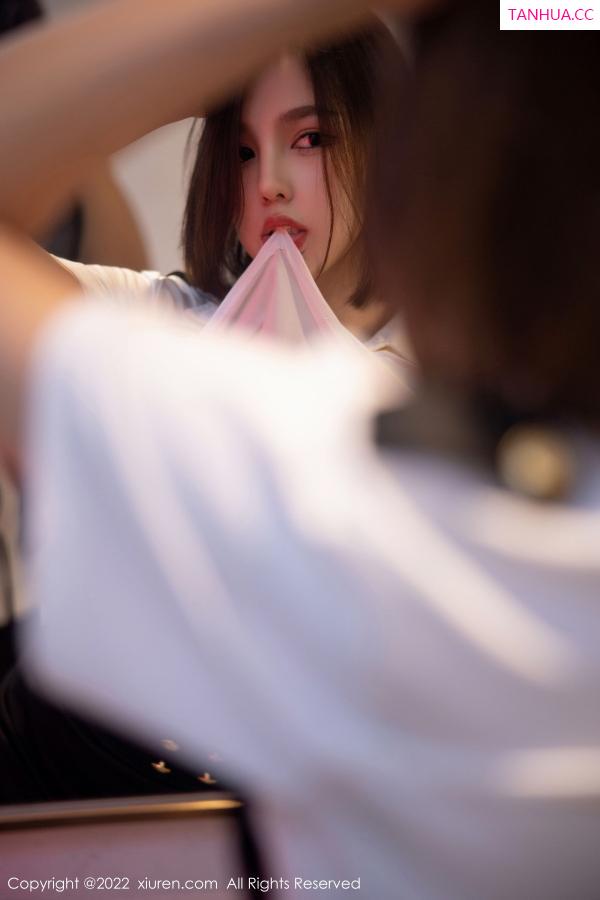   [XiuRen]高清写真图 2022.11.07 No.5815 美羊羊 黑丝美腿第18张图片